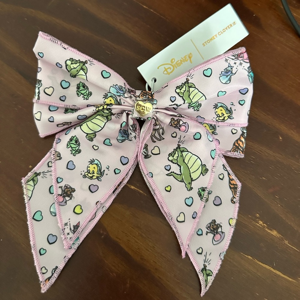 Bow Clip A Princess’s Best Friend - Picture 2 of 4
